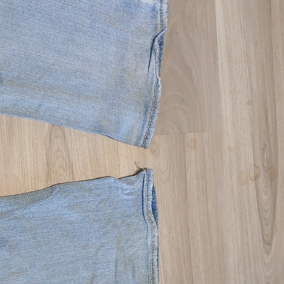 Silver Jeans Women's Light Blue Straight Leg Jeans - Picture 5 of 6